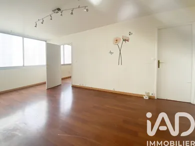 Apartment in Paris (75013)