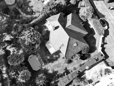 Architectural house in Idron (64320)