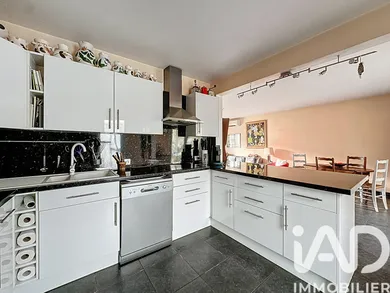 House in Villeneuve-la-Garenne (92390)