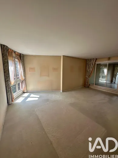 Apartment in Le Chesnay (78150)