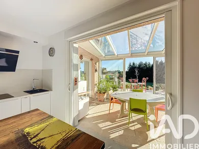 Maison d'architecte à Saint-Chély-d'Apcher (48200)