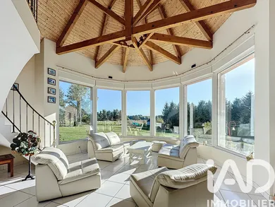 Maison d'architecte à Saint-Chély-d'Apcher (48200)