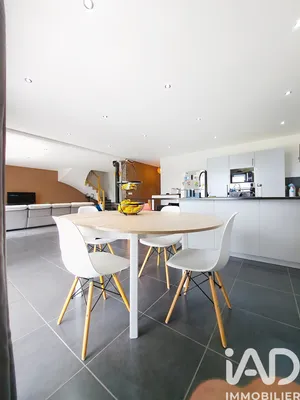 Triplex at Gap (05000)