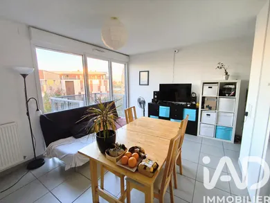 Apartment in Bordeaux (33300)