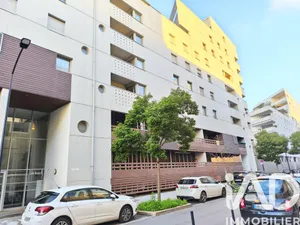 Appartement à Bordeaux (33300)