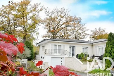 Traditional house at Étiolles (91450)