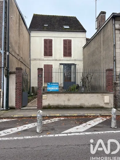 Townhouse at Sens (89100)