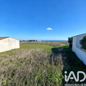 Land at Loix (17111)