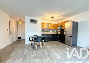 Apartment in Les Ulis (91940)