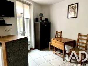 Apartment at Paris (75019)