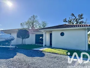 House at Le Barp (33114)