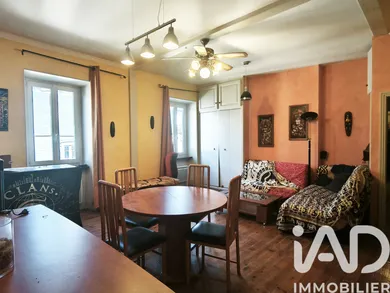 Appartement à Espalion (12500)