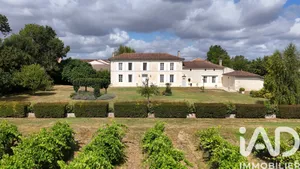 Demeure à Jarnac-Champagne (17520)