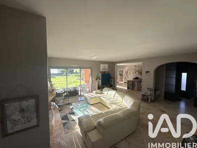 Architectural house in Jaunay-Marigny (86130)