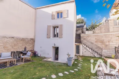 Maison à Carrières-sur-Seine (78420)