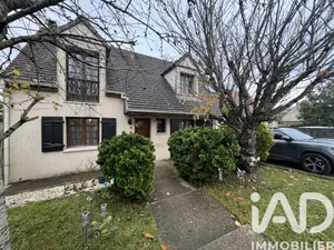 Traditional house at Esmans (77940)