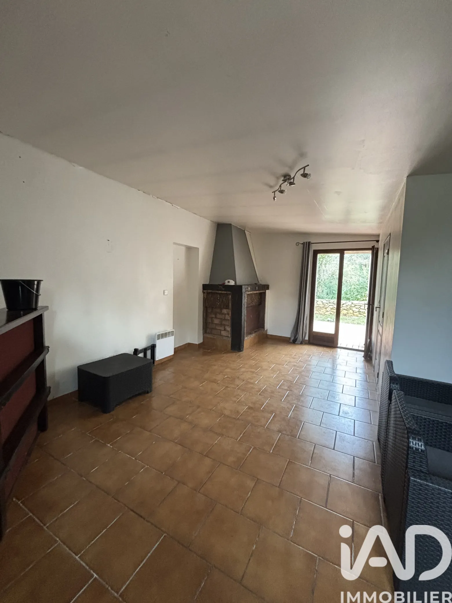 Vente appartement à Pélissanne (13330) : appartement 2 pièces 45 m² — 3