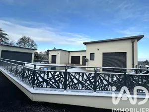 House at Commelle-Vernay (42120)