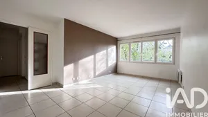 Apartment in Maurepas (78310)