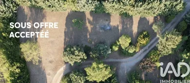 Building plot at Cucuron (84160)