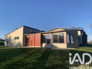 Immeuble à Saint-Broingt-le-Bois (52190)