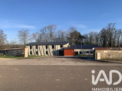 Immeuble à Saint-Broingt-le-Bois (52190)