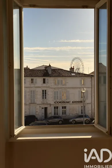 Apartment in La Rochelle (17000)