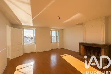 Apartment in La Rochelle (17000)