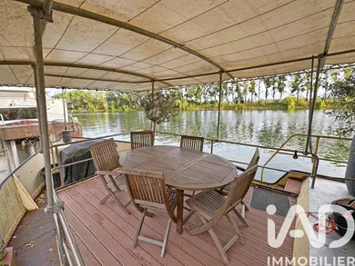 Barge in Conflans-Sainte-Honorine (78700)