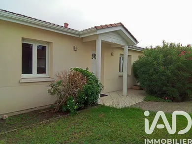 House at Vayres (33870)