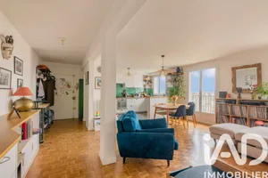 Apartment at Pantin (93500)
