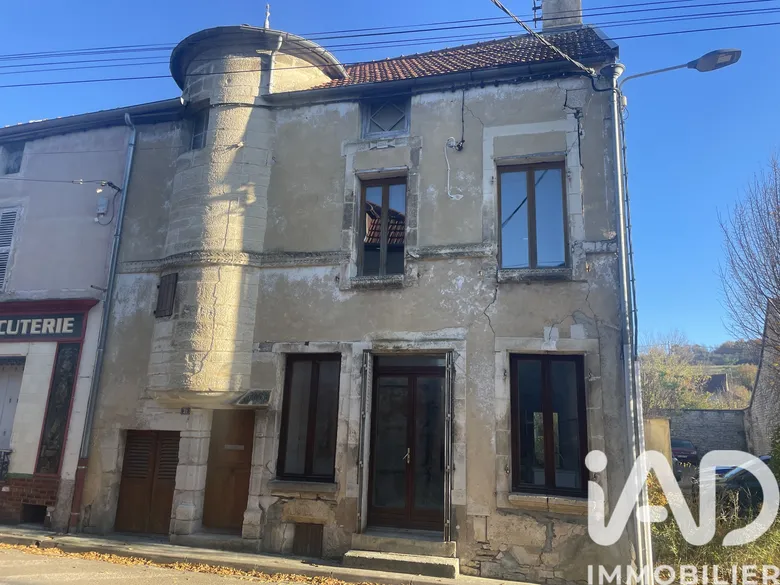 Maison 5 pièces 102 m² · à Ravières · 102 m² · 25 000 €
