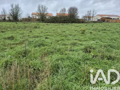 Land in L'Aiguillon-sur-Vie (85220)