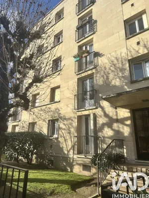 Apartment at Saint-Maur-des-Fossés (94100)