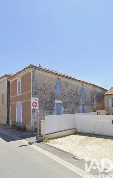 Maison à Saint-Bonnet-sur-Gironde (17150)
