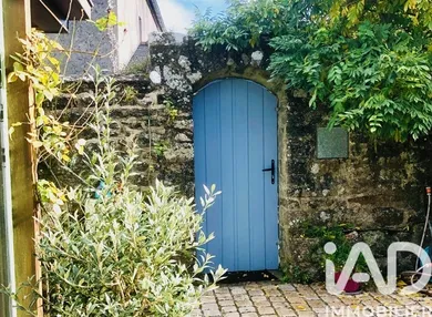 Townhouse in Locronan (29180)