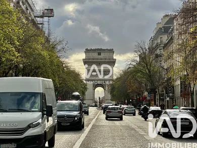 Apartment in Paris (75008)