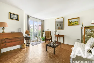 Apartment in Paris (75017)