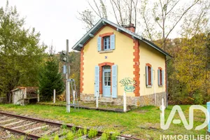 House at Vertolaye (63480)