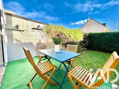 Duplex in Montigny-le-Bretonneux (78180)