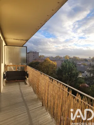 Apartment in Villejuif (94800)