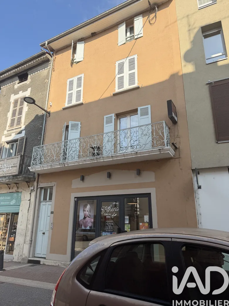 Immeuble 135 m² · à Vinay · 135 m² · 285 000 €