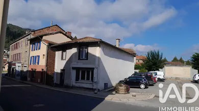 Maison de village à Sail-sous-Couzan (42890)