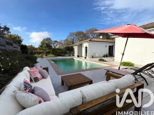 House at Pujo-le-Plan (40190)