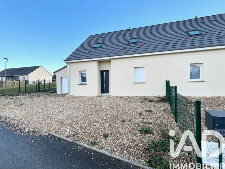 Maison 4 pièces 90 m² · à Saint-Michel-de-Volangis · 90 m² · 190 700 €