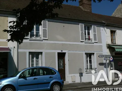 Townhouse at Boran-sur-Oise (60820)