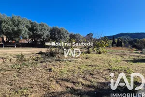 Land at Saint-Cyr-sur-Mer (83270)