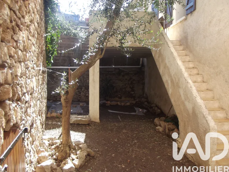 Immeuble 4 pièces 167 m² · à Le Luc · 167 m² · 215 000 €