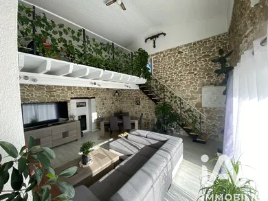 House in Mombrier (33710)