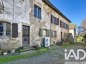 Village house at Verfeil (82330)